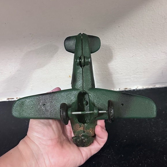 Vintage Toy Army Airplane Bomber Propellers Heavy Cast Metal - Picture 4 of 4